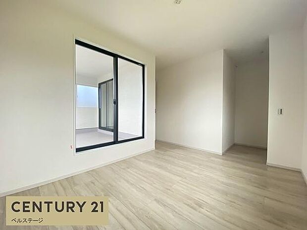 バルコニーからの出入りも楽々です！