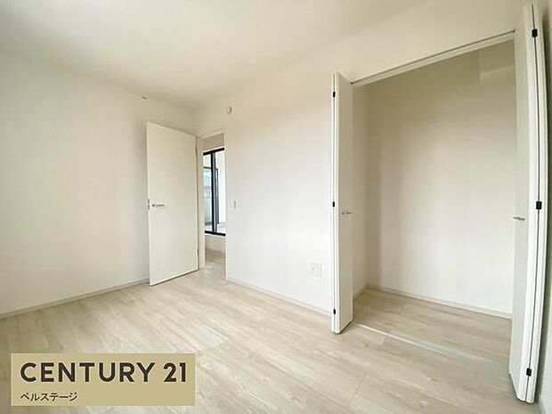 収納が付いた洋室でお部屋スッキリ