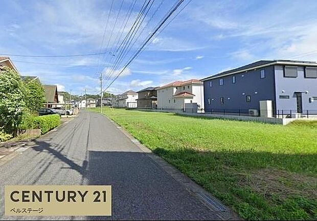 見通しの良い道路で、車の運転も安心です!