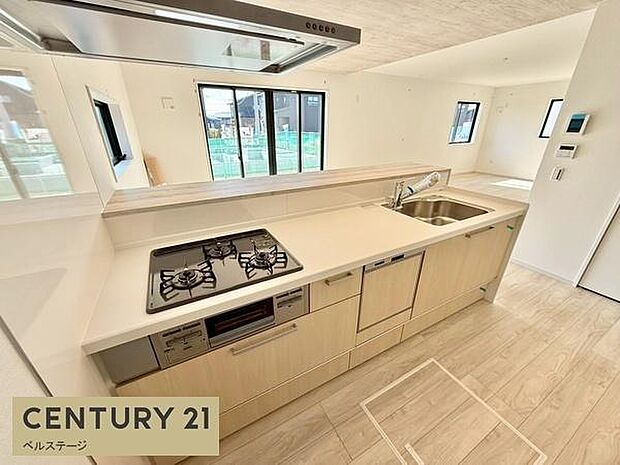 同仕様 料理しながら全体を見渡せます!