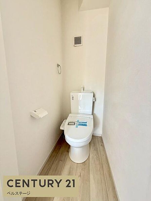 同仕様 シンプルで落ち着きのあるトイレ!