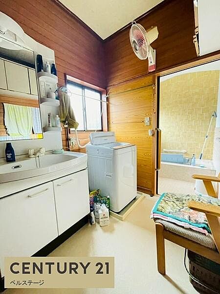明るく清潔感のある洗面所！
