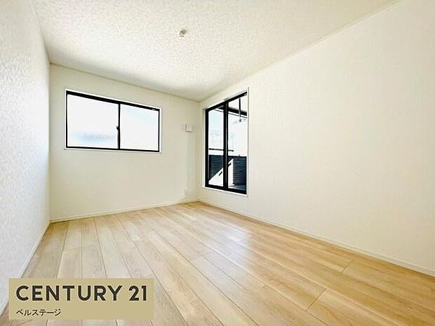 同仕様バルコニーからの出入りも楽々です!