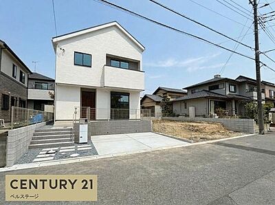 外観：開放的な住環境で！陽光が差し込む住まい！