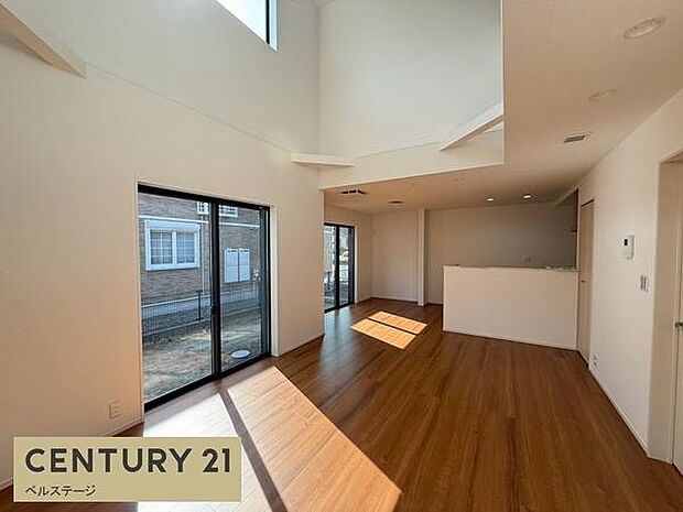 心地よい風が通り抜けるリビング!