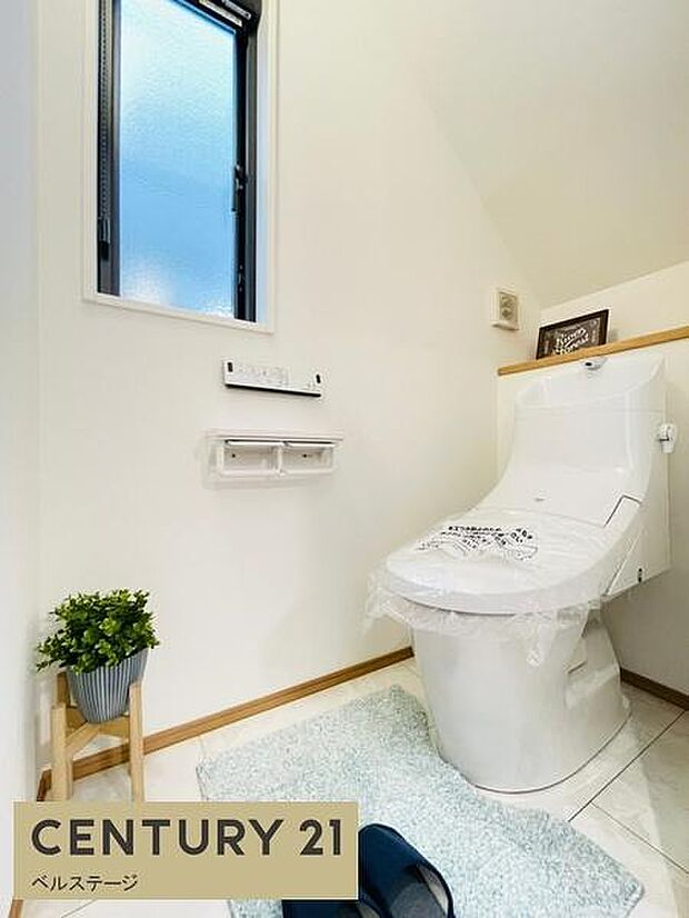 同仕様 トイレは1階と2階にございます!