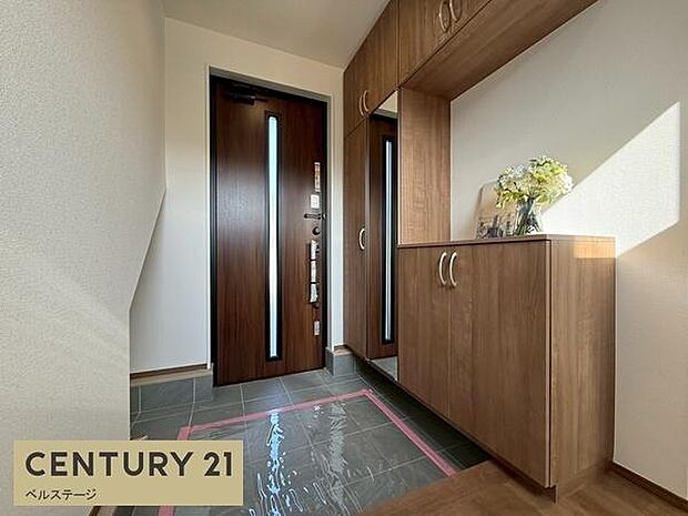 家族を温かく迎えてくれる玄関です!