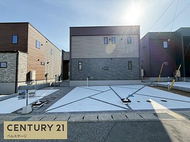 ゆとりある駐車スペースで来客時も安心