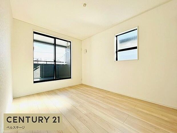 同仕様 明るい雰囲気の洋室!