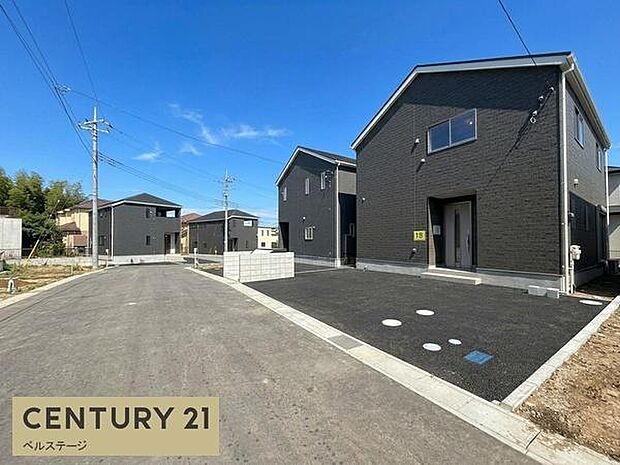 見通しの良い道路で、車の運転も安心です!