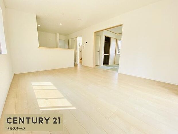 同仕様 心地よい風が通り抜けるリビング!