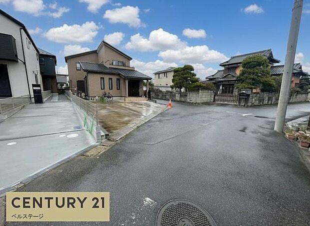 見通しの良い道路で、車の運転も安心です!