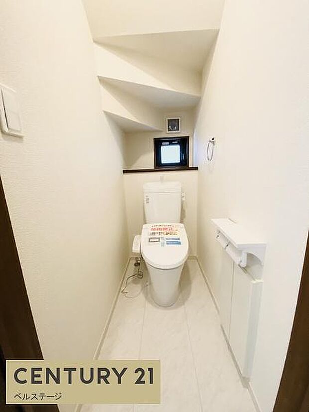 同仕様 シンプルで落ち着きのあるトイレ!