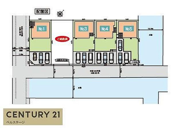 駐車3台可能!(車種による)