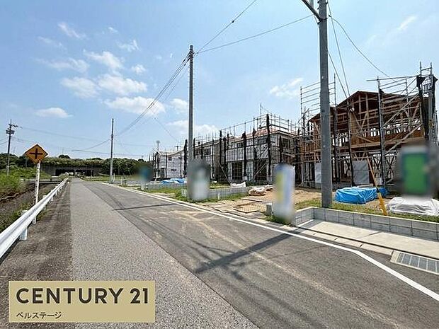 見通しの良い道路で、車の運転も安心です！