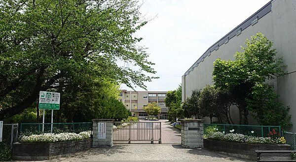 市原市立辰巳台東小学校まで1057m