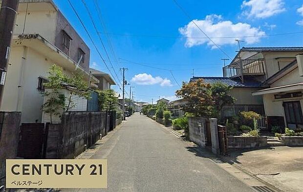 見通しの良い道路で、車の運転も安心です!