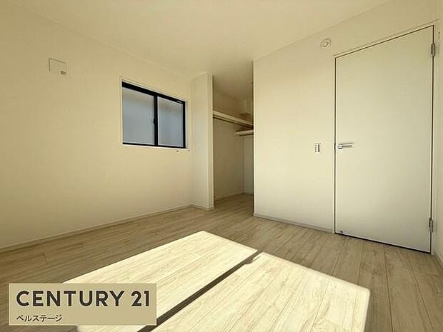 同仕様 収納が付いた洋室でお部屋スッキリ