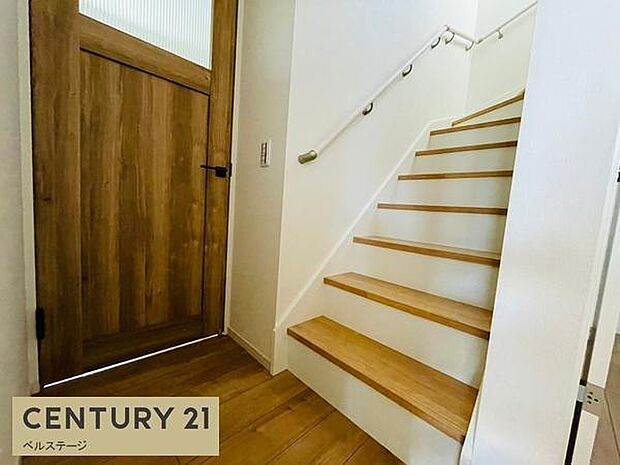 同仕様 手すり付きでお子様や将来も安心!