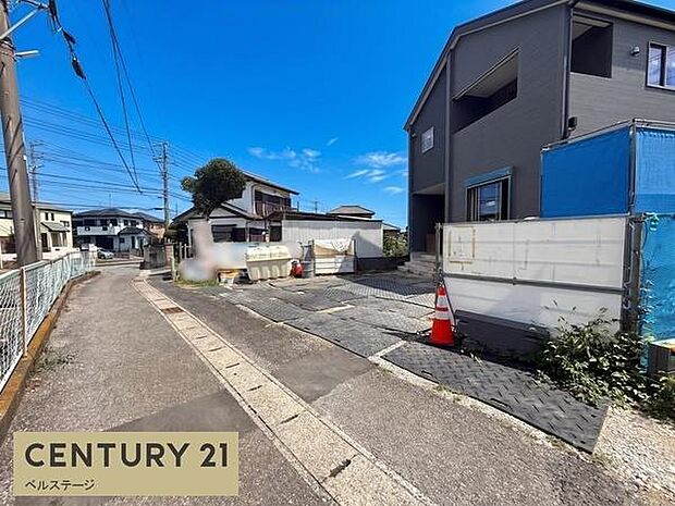 落ち着いた住環境の前面道路
