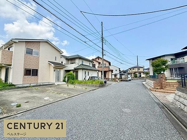 見通しの良い道路で、車の運転も安心です！