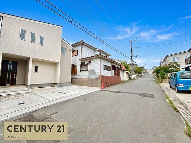 見通しの良い道路で、車の運転も安心です!