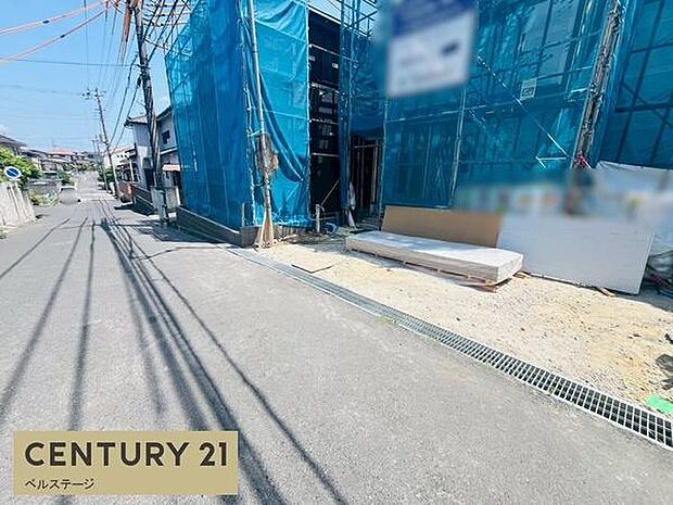 見通しの良い道路で、車の運転も安心です！