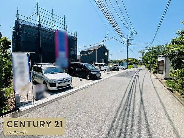 ゆとりの前面道路で出入りもスムーズです！