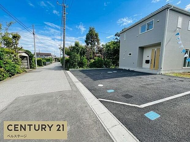 落ち着いた住環境の前面道路