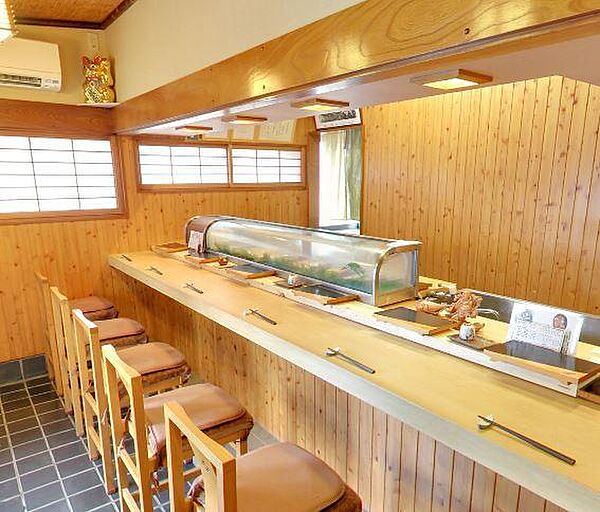 江戸前　すしの楓まで2141m、予約制の木更津の有名なお寿司屋さん！普段食べられない新鮮なお魚が味わえます！営業時間17：00～21：00