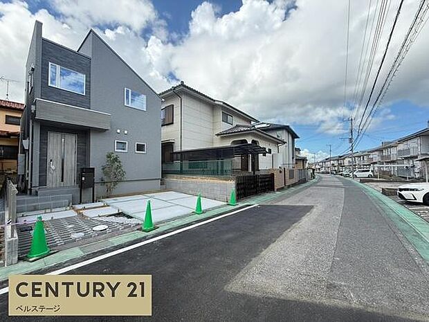 落ち着いた住環境の前面道路