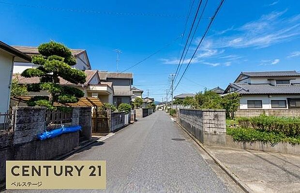 見通しの良い道路で、車の運転も安心です！