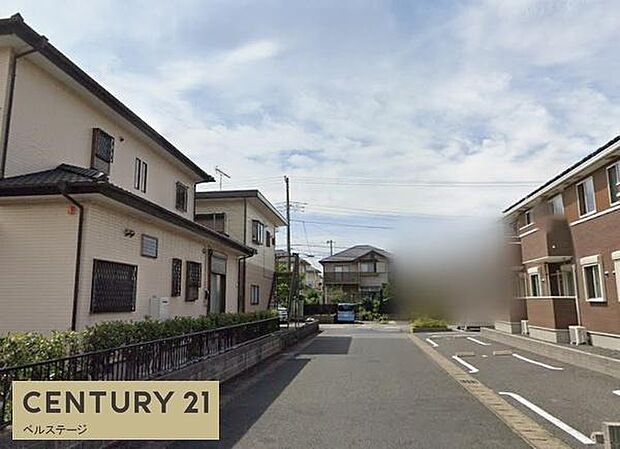 落ち着いた住環境の前面道路