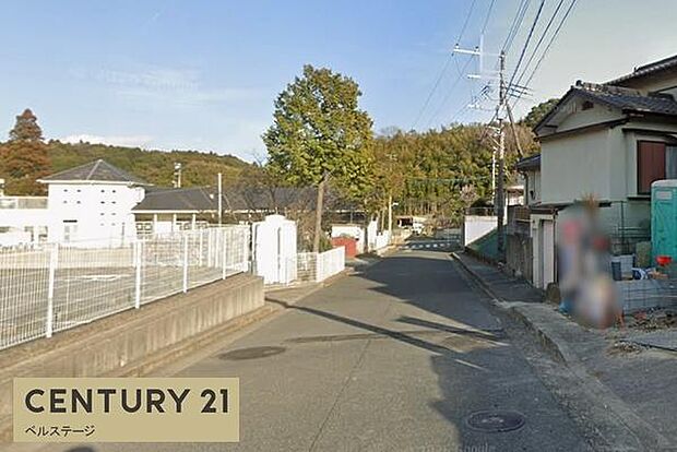 見通しの良い道路で、車の運転も安心です！