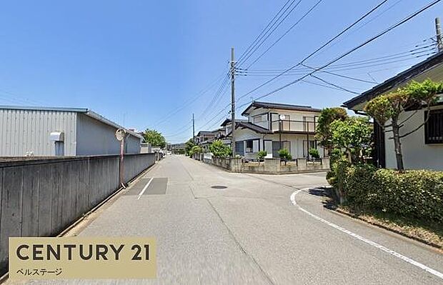 角地で日当り・通風良好な立地です！