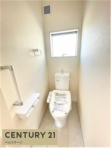 同仕様　トイレは1階と2階にございます！
