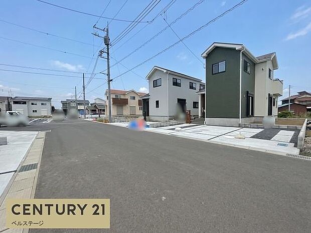 落ち着いた住環境の前面道路