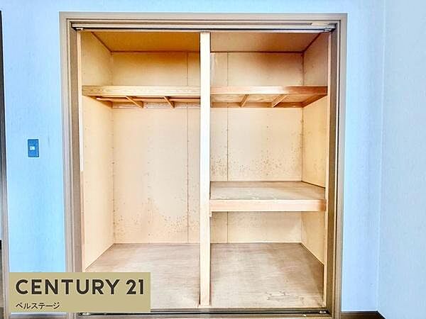収納力のある押入で住空間をスッキリ整理
