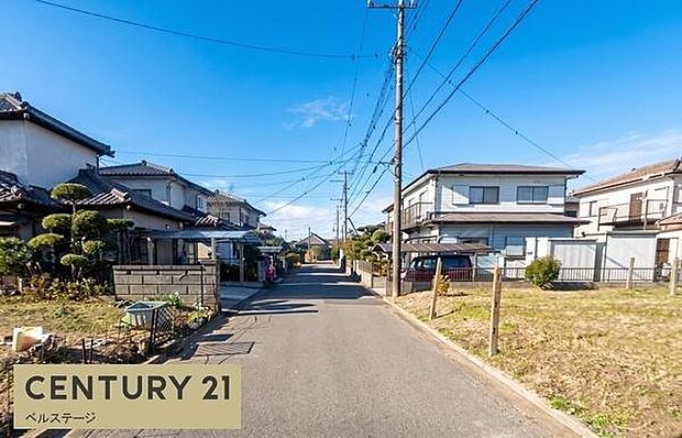 住まいへの出入りは毎日のことだからこそ、道路から敷地までの動きも暮らしを考える大切なポイント。
