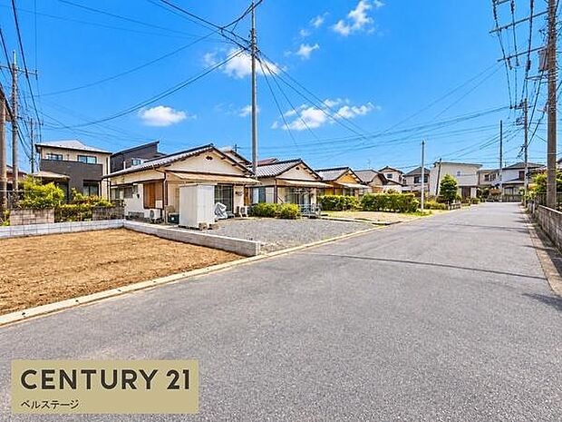 住宅街の穏やかな街並みに囲まれ、落ち着いた毎日を過ごせる住環境。家に帰るとホッとできる、家族の暮らしにぴったりの立地です!
