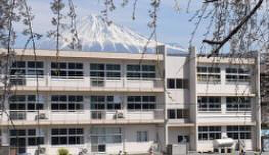 富士川第二小学校まで1280m