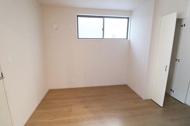 1F洋室は様々な用途で便利に使用可能♪