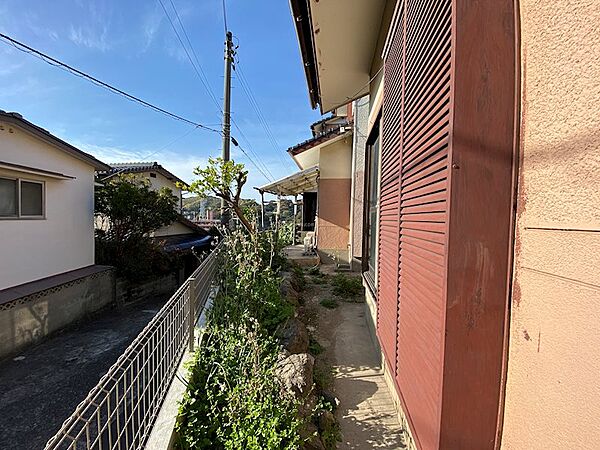 差し掛けのあるお庭