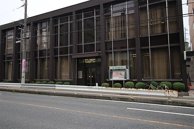 山口銀行 山の田支店（396m）