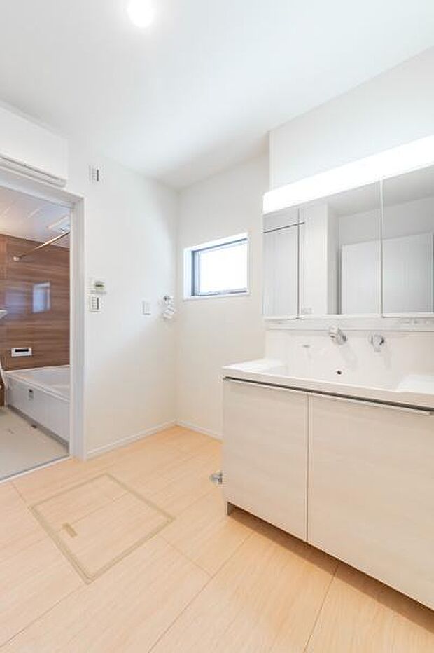 「洗面ルーム」1日の始まりや入浴前に入る空間だからこそ、清潔感や利便性が重要になる洗面室。