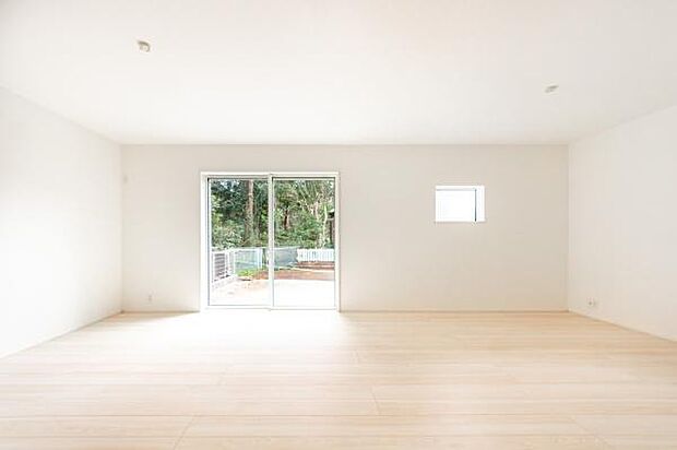 「明るく素敵なリビング空間」上質な空間と家族を照らす採光。溢れんばかりの開放感、満足感。素敵な空間。