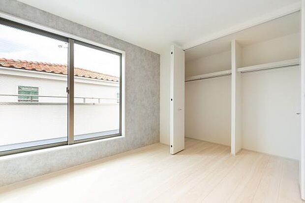 「収納が足りない」なんてもう言わせません。この充実した収納力があれば、お部屋を広く使えて、家族団らんの時間もさらに豊かに。スッキリした暮らしが叶います。