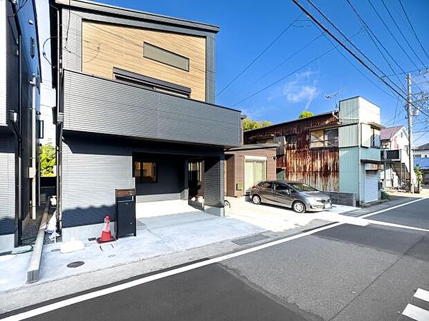 誇りを感じる美しい外観で、毎日を心地よくスタート。解放的で陽当たりが良く憧れのマイホームに相応しい外観です。