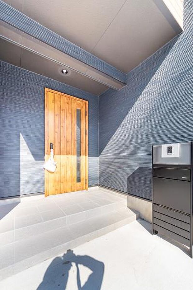 「スタイリッシュな玄関」お出かけの時。家に帰ってきたとき。このスタイリッシュな玄関に癒されます。