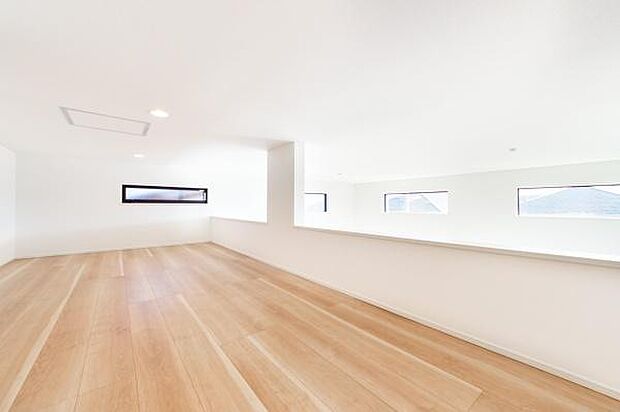 「固定階段式のロフト」お子様の特別な思いでを作るロフト付き。小さな頃、ロフトに憧れは有りませんでしたか?ロフトで読書など夢中になる空間です。